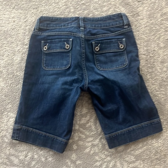 Banana Republic Bermuda Jean shorts - Picture 3 of 6